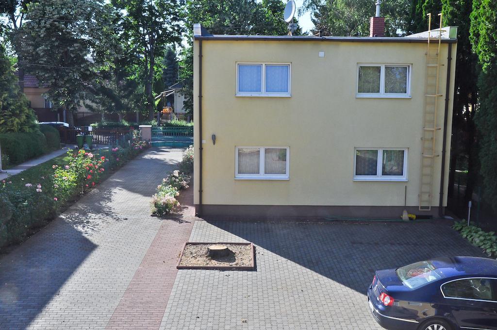 Csaladi Elmeny Apartman Es Vendeghaz Apartment Hajduszoboszlo Luaran gambar