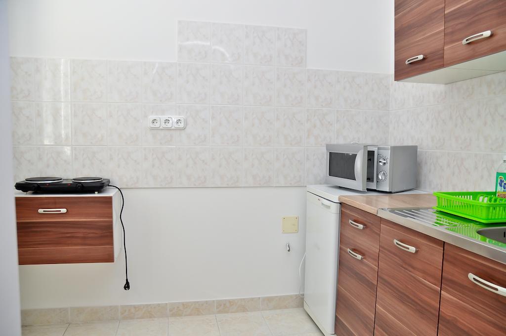 Csaladi Elmeny Apartman Es Vendeghaz Apartment Hajduszoboszlo Bilik gambar