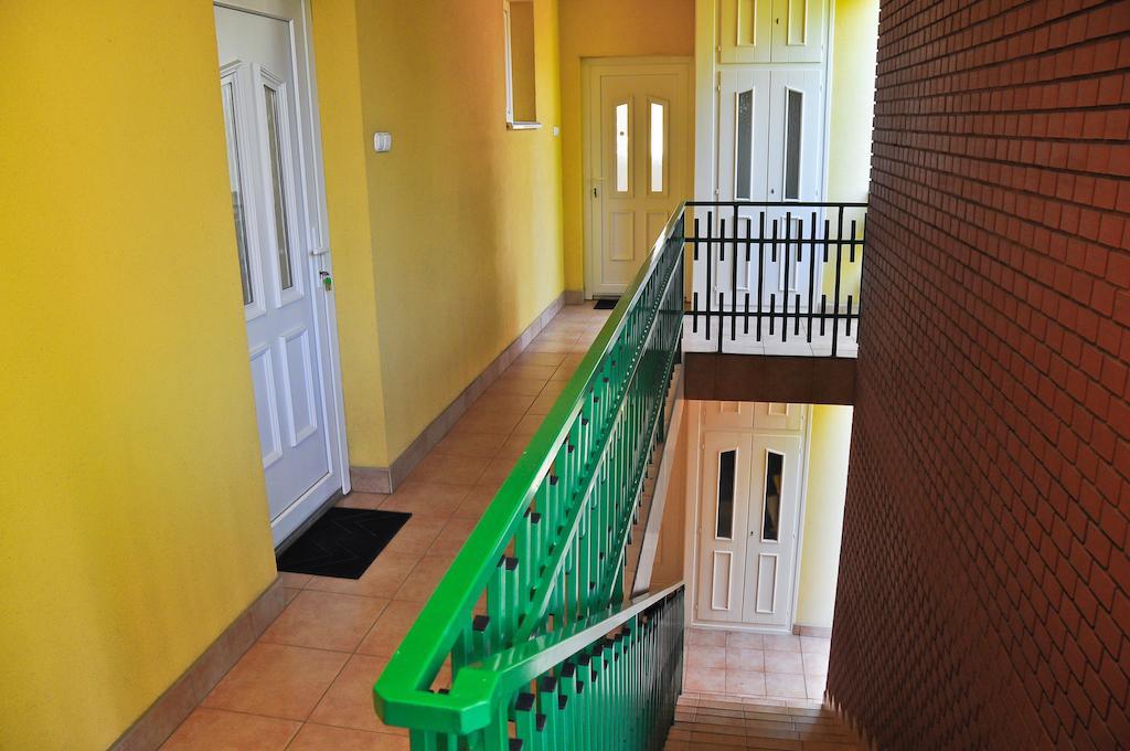 Csaladi Elmeny Apartman Es Vendeghaz Apartment Hajduszoboszlo Luaran gambar